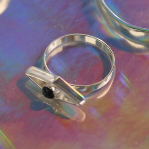 SEEKER RING